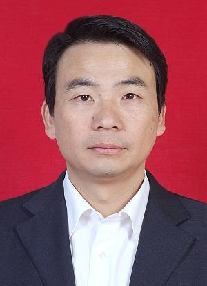 谢筠（江西省崇义县人民政府副县长）