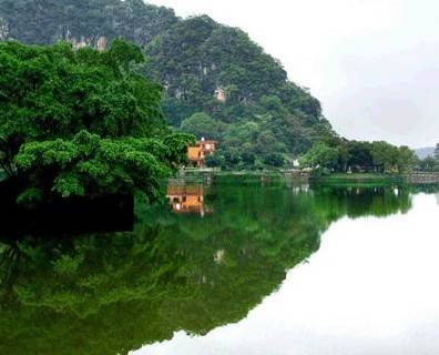 龙山景区（广东肇庆市的景区）