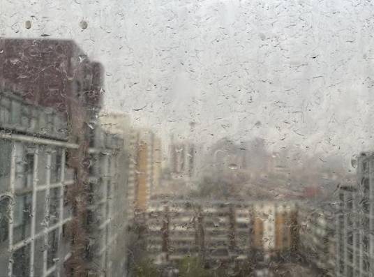 沙尘雨