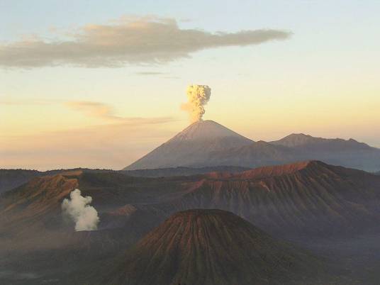 婆罗摩火山