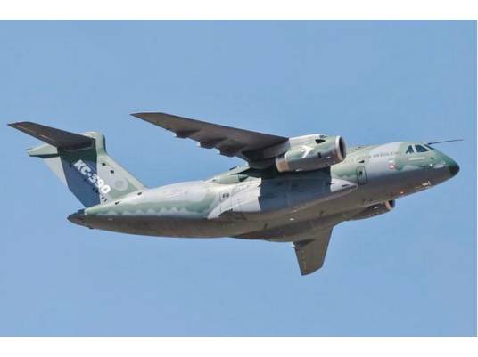 KC-390运输机