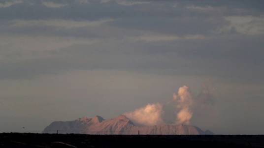 怀特岛火山