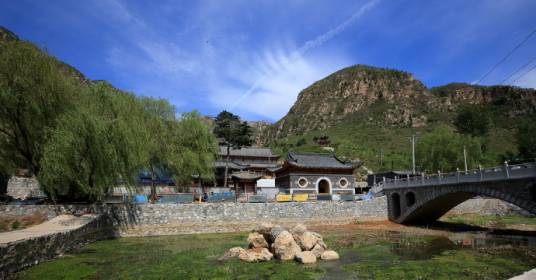 双塔寺（辽宁省朝阳县木头城子镇双塔寺）