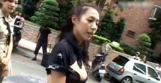 辣妹女警花