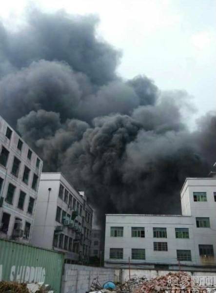 10·6日义乌小兰塑料制品厂突发大火事故