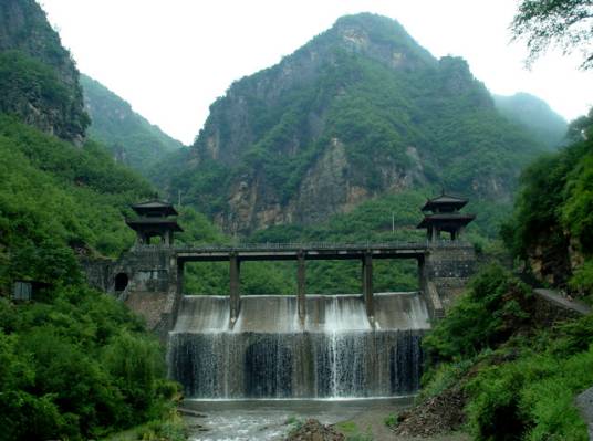 青龙山（湖北省十堰市青龙山）